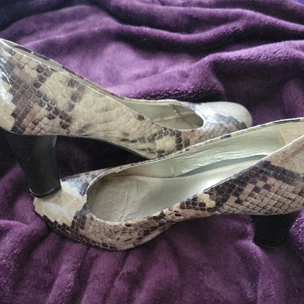 Liz Claiborne Snake Skin Print Heel